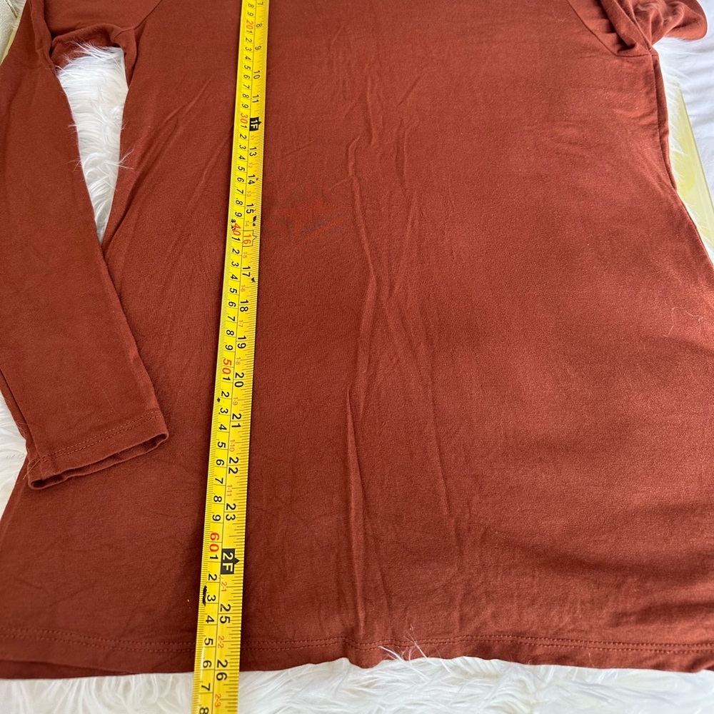 Iman Turtle Neck - Picture 3 of 3
